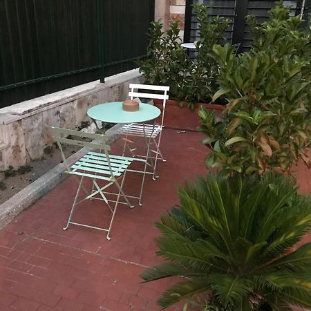 Domus Vesuvio Bed & Breakfast Сан Джорджо а Кремано Екстериор снимка
